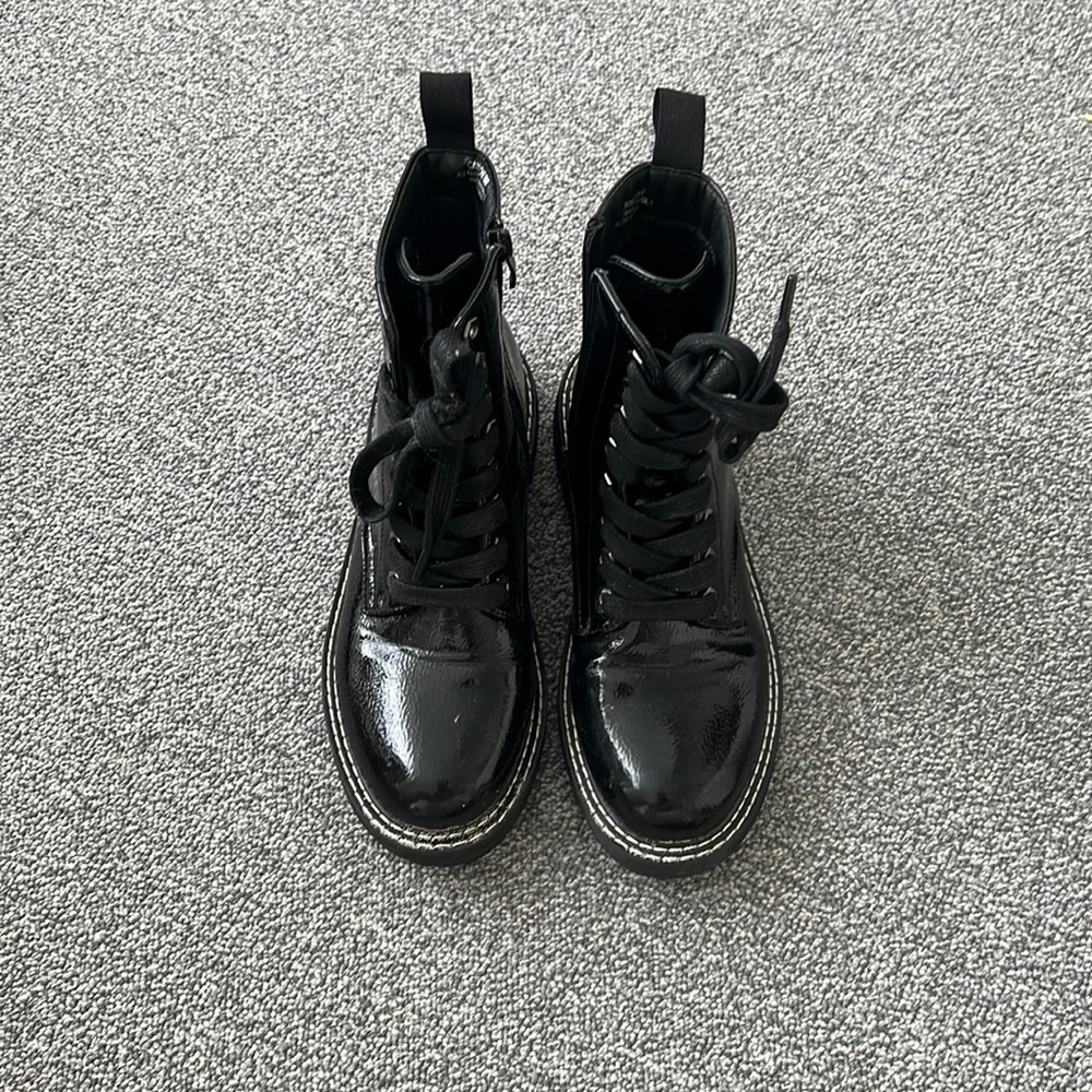 DUNES Black patent leather boots